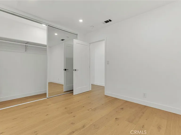 7841 W 83rd St — Photo 38