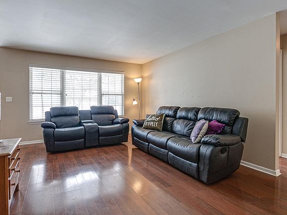 5th image of 1151 N Village Dr Unit 1