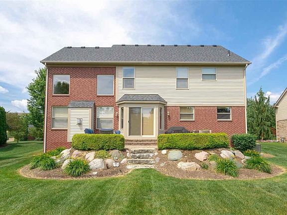 5th image of 57784 Hawthorn Dr