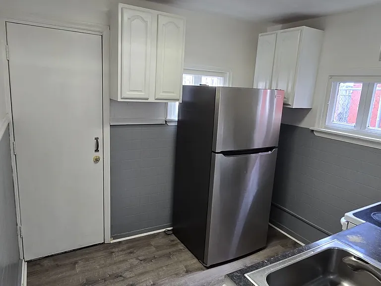 3513 Dillman St — Photo 8
