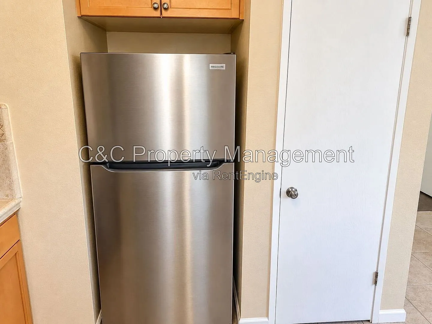 3 bed, 2.5 bath, 1374 sqft, $2,000 — Photo 4