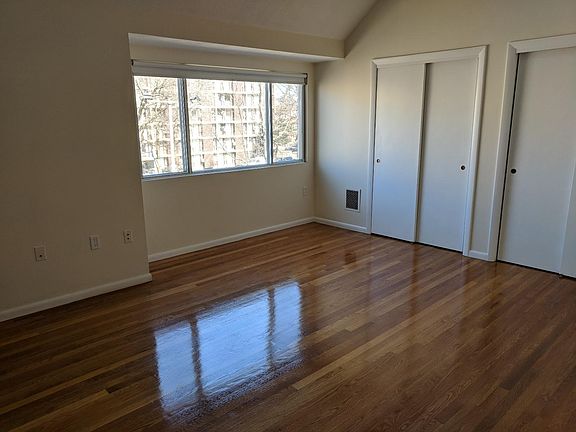 2nd image of 15 John St #Th