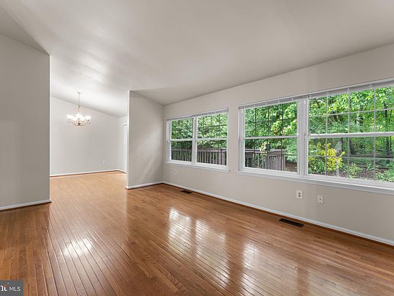 4th image of 3367 Flint Hill Pl
