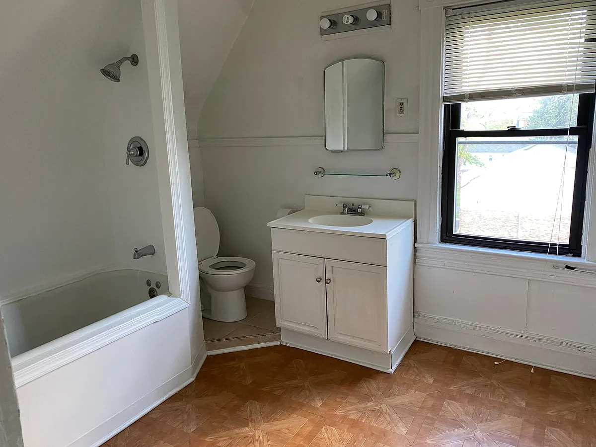 Building Photo - 5117 Gwynn Oak Ave #3