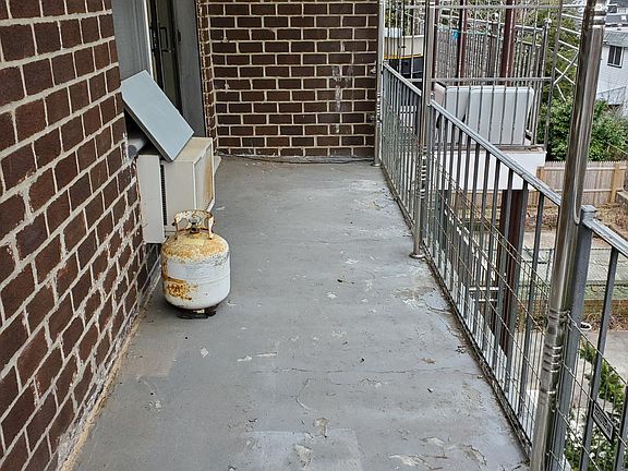 5th image of 1659 Bell Blvd