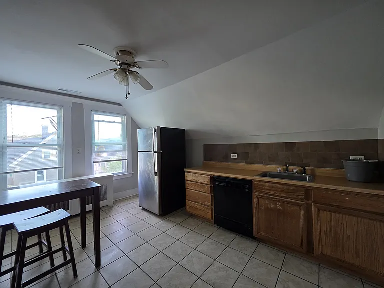 64 Stanley St #3A — Photo 2