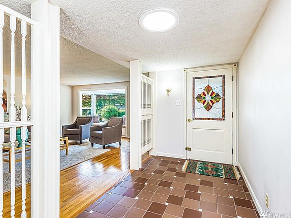 2nd image of 1820 161st Ave NE