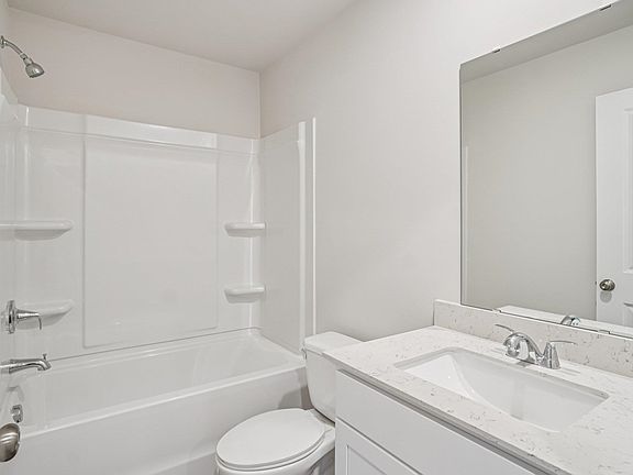 4th image of 125 Russet Rd