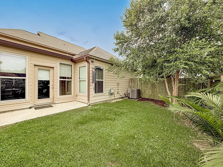 18177 Pinehurst Dr — Photo 15