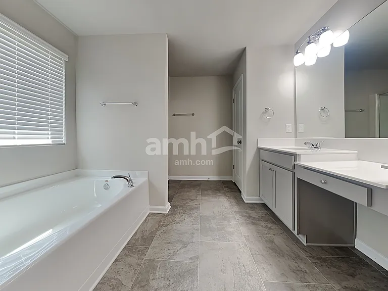 338 Winston Cir — Photo 11