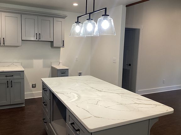 3rd image of 15605 Indigo Creek Rd