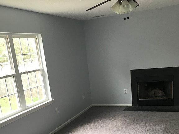 3rd image of 202 Bluebird Ct