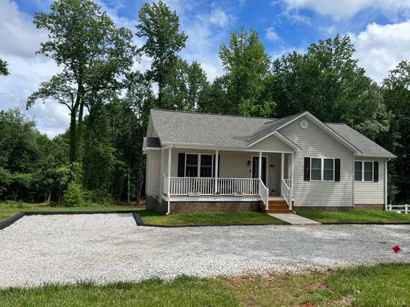 540 Oakleigh Ave, Appomattox, VA 24522