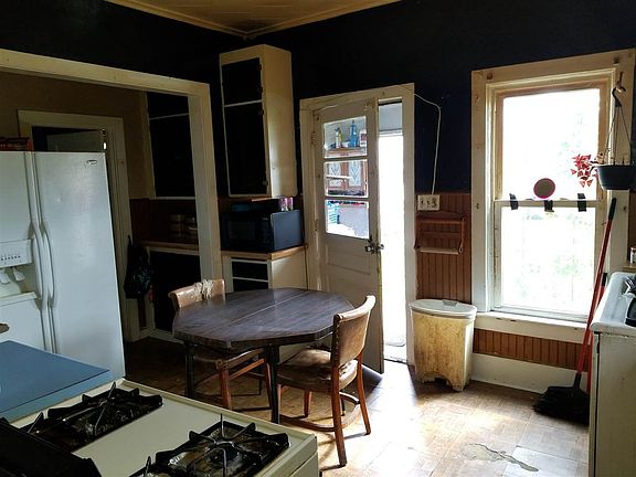 4th image of 1324 12th Ave