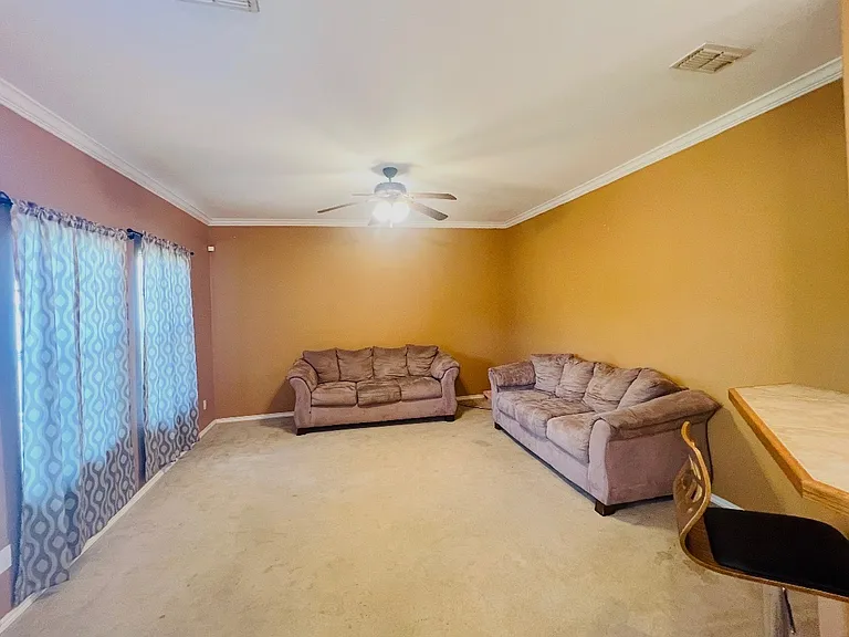 2822 Regency — Photo 13