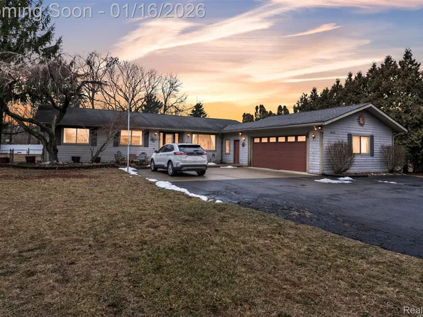 9035 Farmington Rd, Livonia, MI 48150