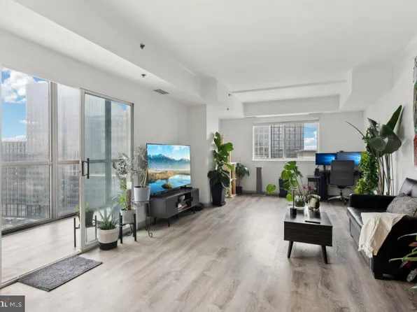 1211 S Eads St APT 1701, Arlington, VA 22202