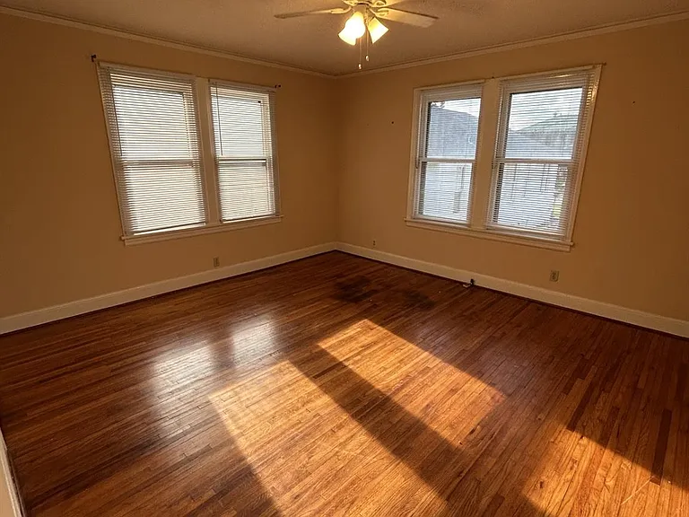2928 Avenue O #2 — Photo 7