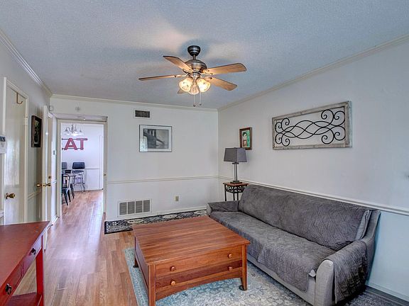 4th image of 601 Brookside Dr APT 8