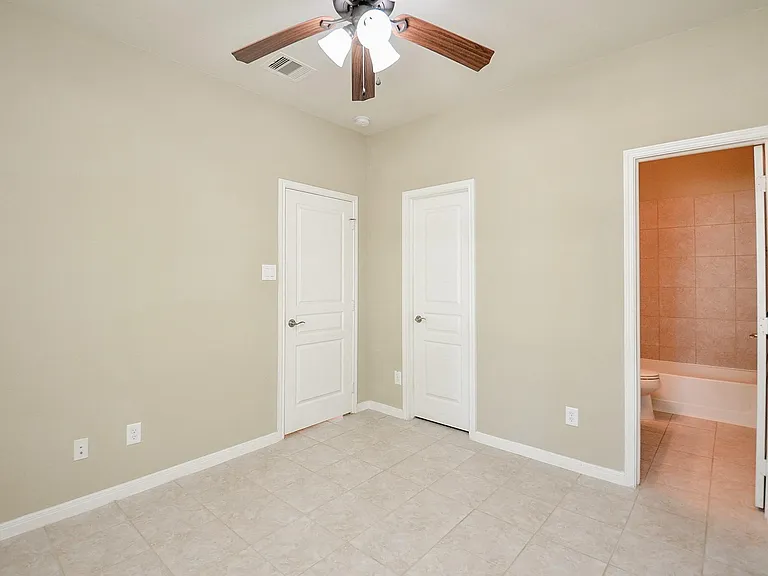 6418 Burgess Heights Ln — Photo 24