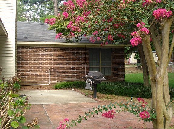 5th image of 327 Candlewood Dr