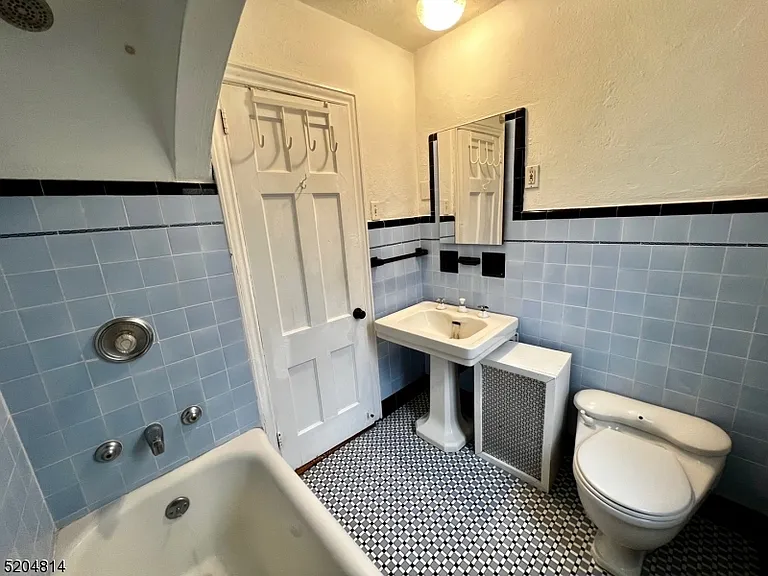 12 Hobart Gap Rd — Photo 30