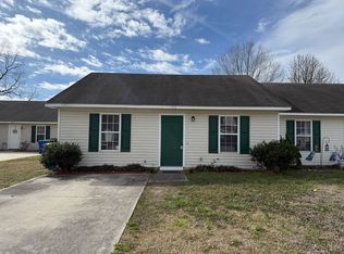 102 Fairview Ln, Richlands, NC 28574