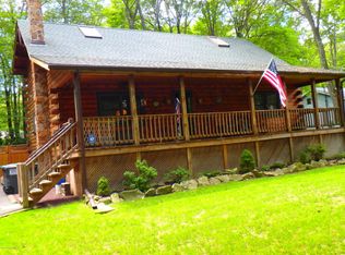 217 Scotch Pine Dr, Pocono Summit, PA 18346