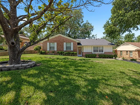 821 Sherwood Dr, Richardson, TX 75080
