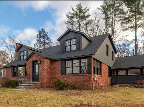 373 Joys Ln, Hurley, NY 12443