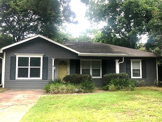 Charming house on most desired street in Timbergrove.