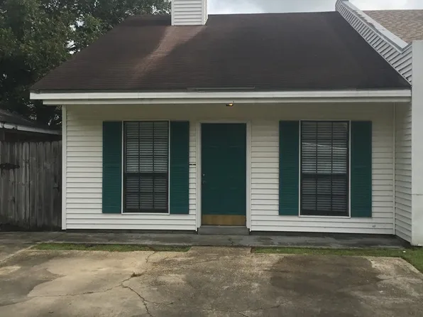 102B Longfellow Dr, Lafayette, LA 70503