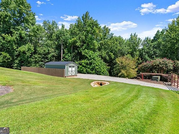 3rd image of 3173 Alenes Dr