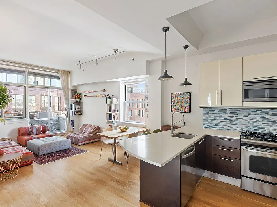 29 S 3rd St #4D