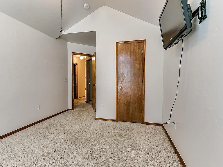 1708 Meadow Run Dr — Photo 26