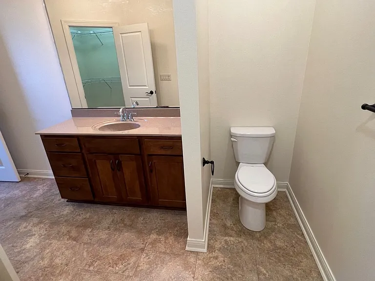 2712-16 London Dr — Photo 15