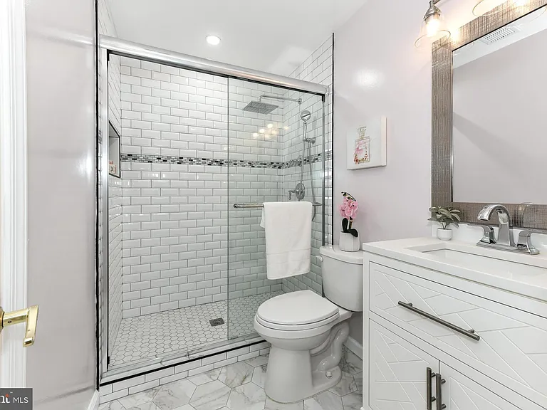 14 Oak Ln — Photo 24