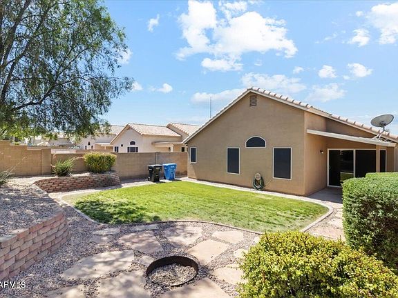 3rd image of 2118 E ROCKWOOD Drive