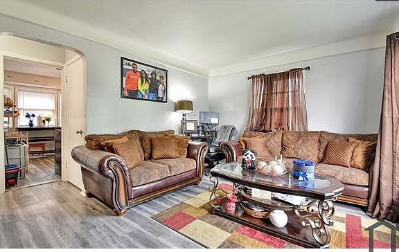 4th image of 5559 Clement Ave