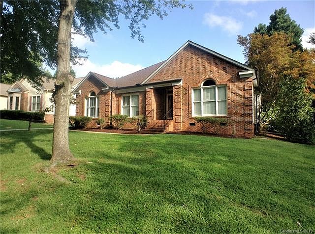 1st image of 106 Northampton Dr