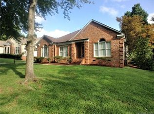 106 Northampton Dr, Mooresville, NC 28117