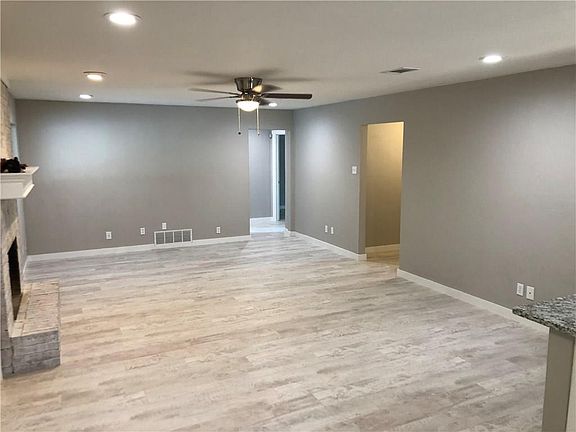 5th image of 2216 Indian Creek Dr