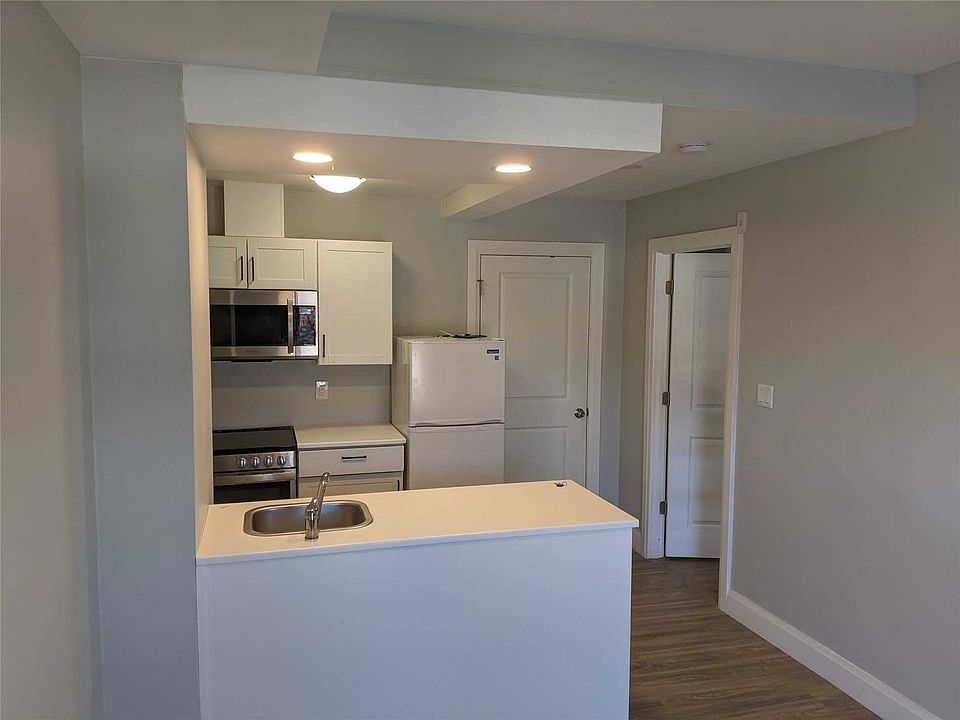 2nd image of 1645 Simcoe St N #303B