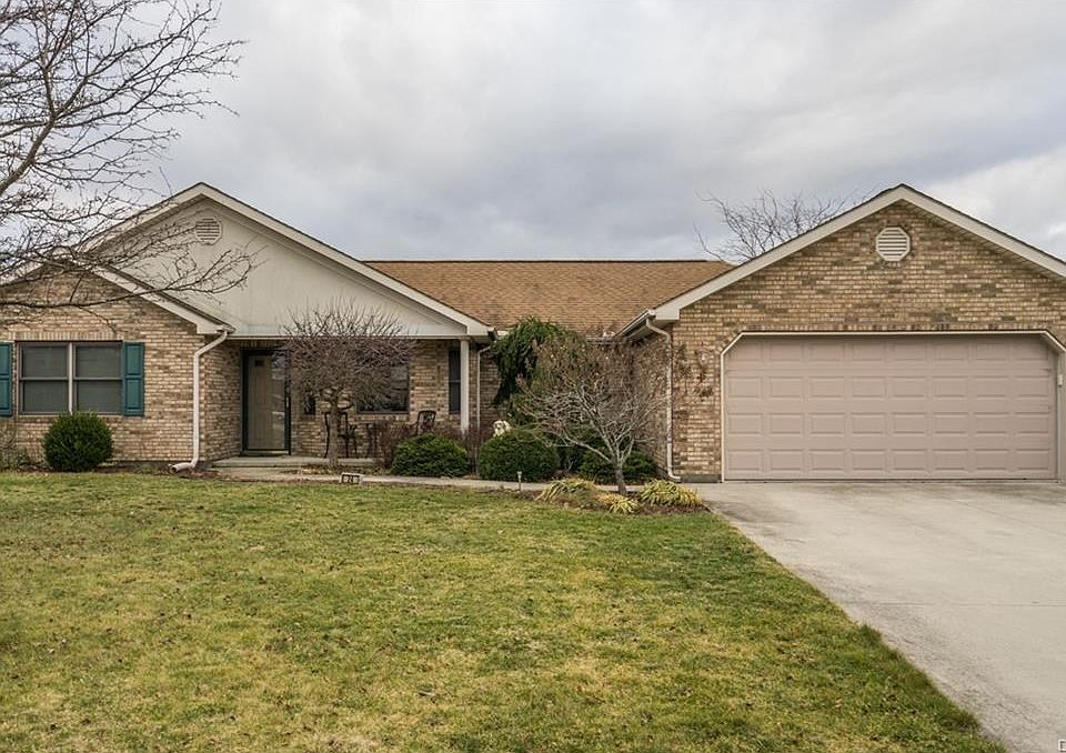 1st image of 24 Edgewood Dr