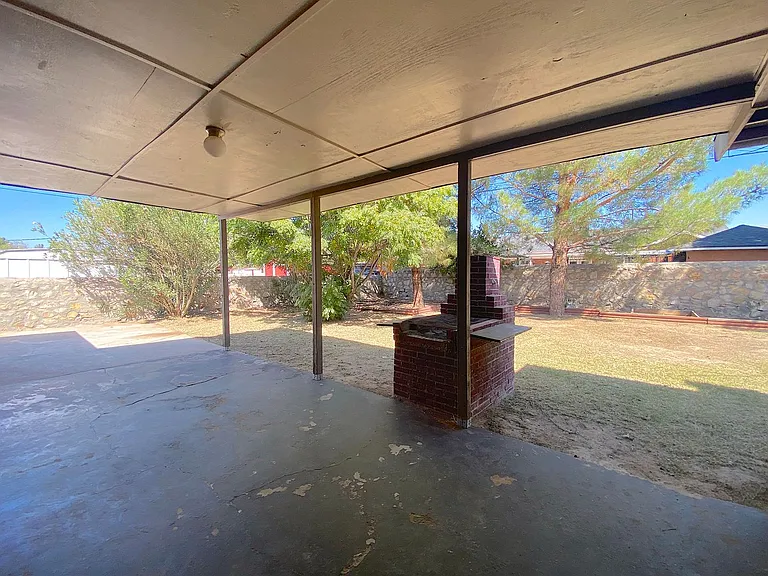 4424 Eleanor Way — Photo 27
