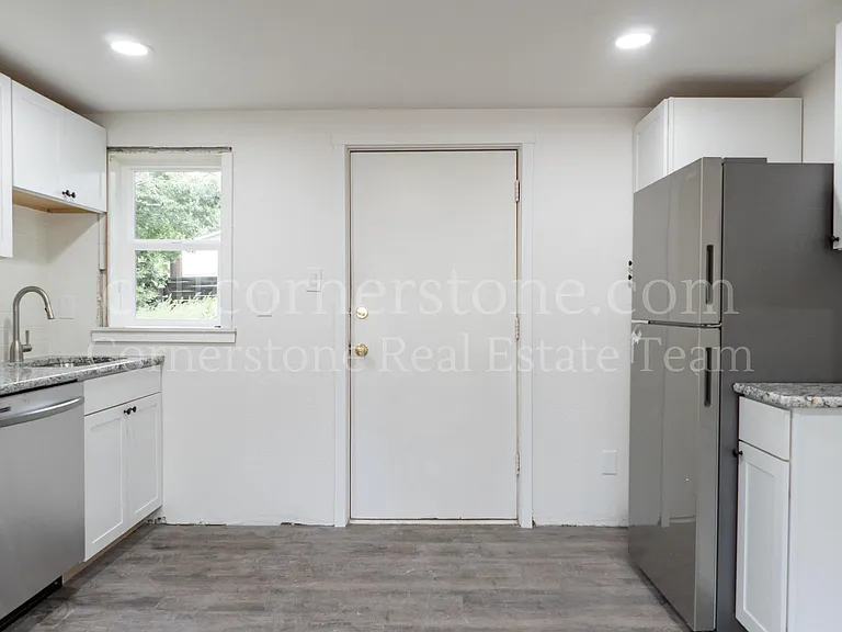 1412 Columbine Rd — Photo 5