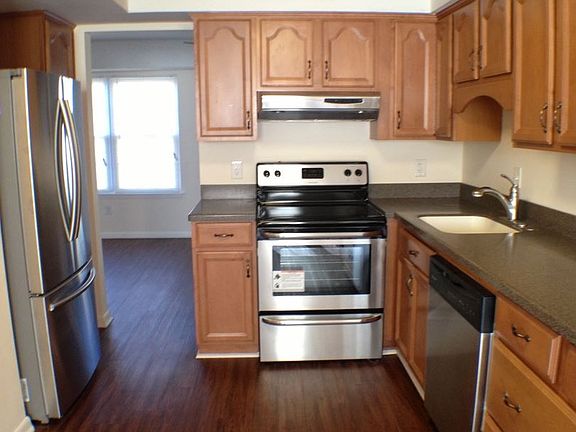 3rd image of 949 Northwood Dr