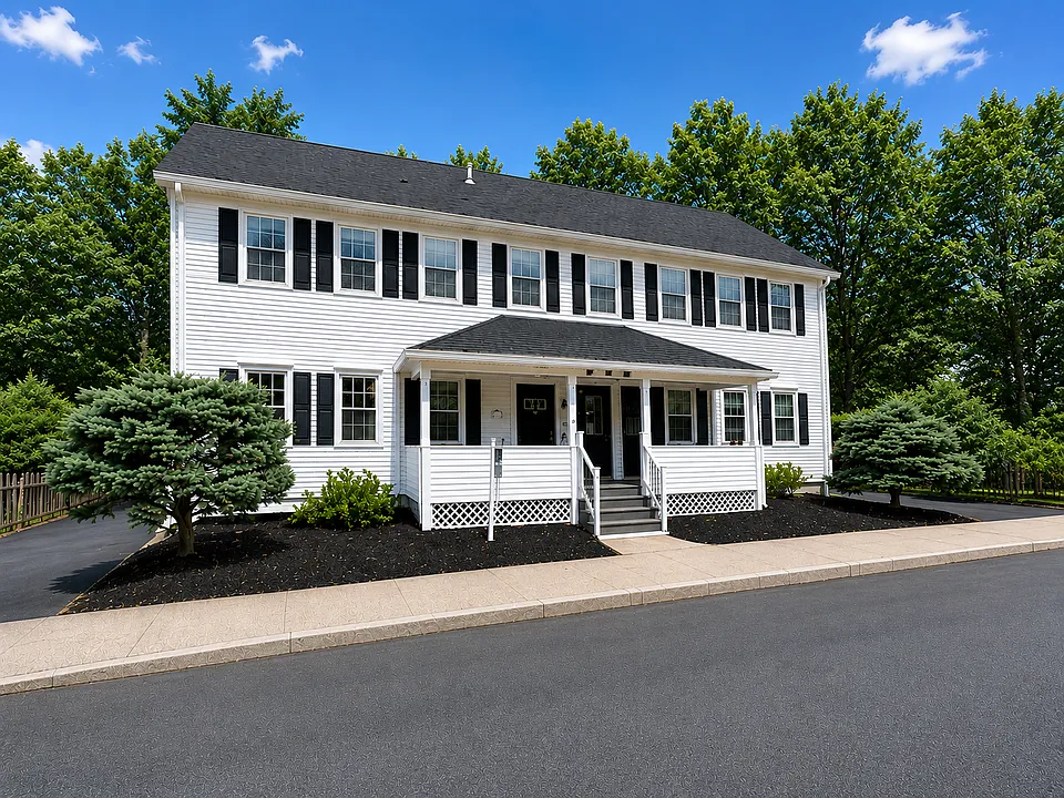 36 Center St #B