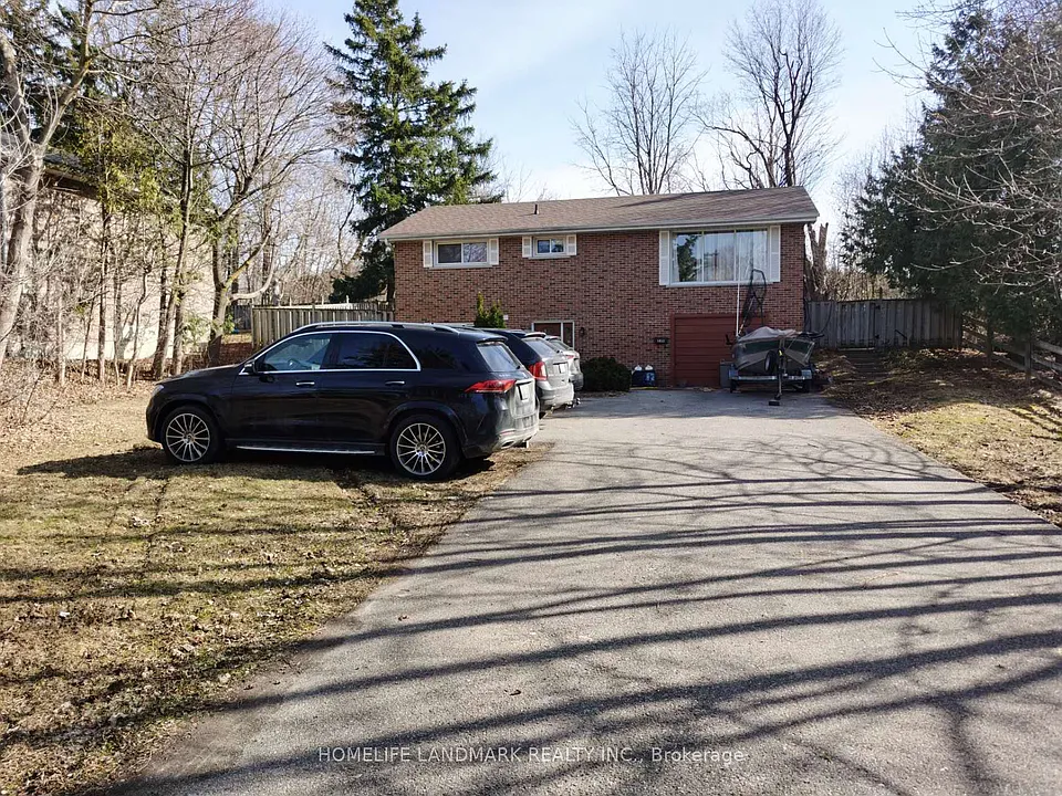 1052 Elgin St #LOWER