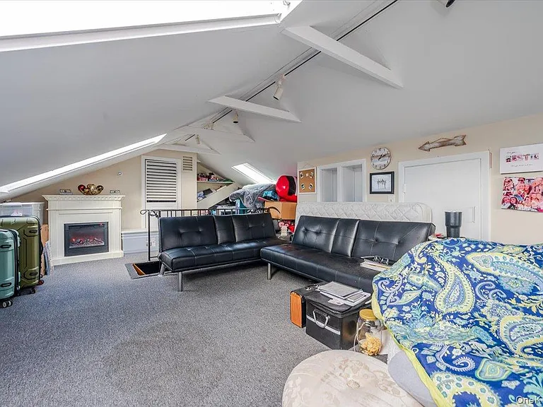 1 Bellmore Ave — Photo 12
